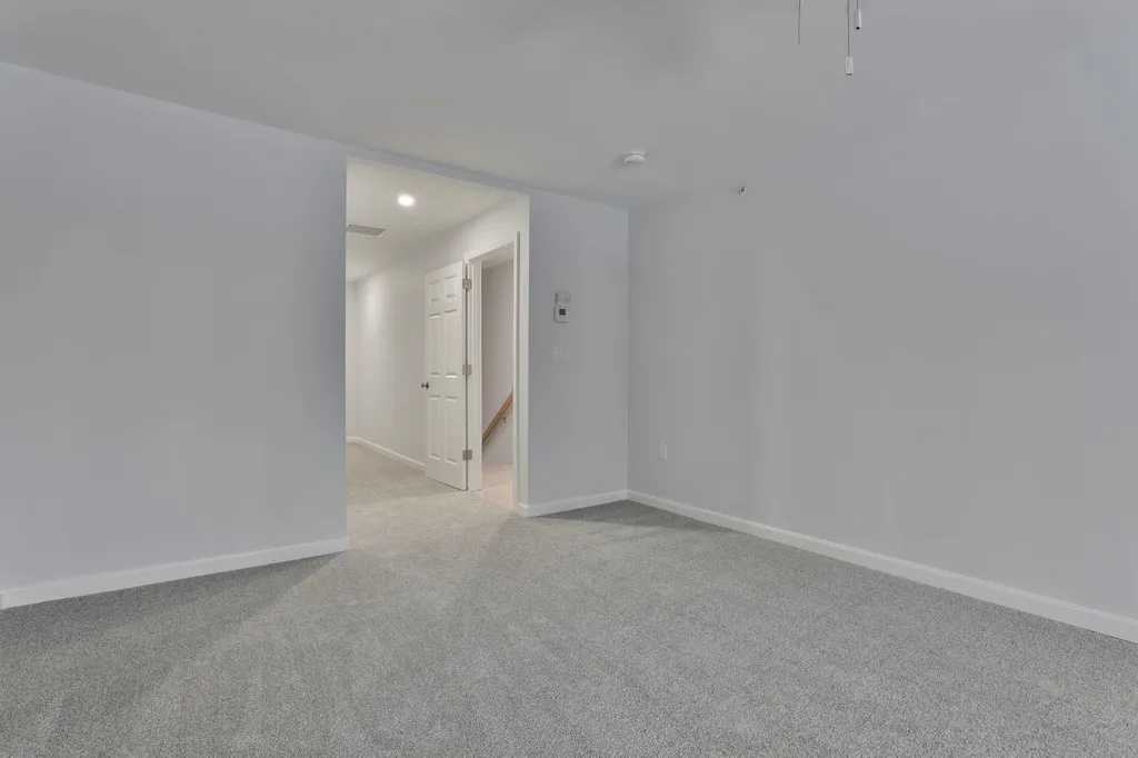 45 Centerwood Way Manchester NH 03102