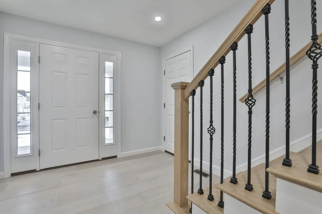 45 Centerwood Way Manchester NH 03102