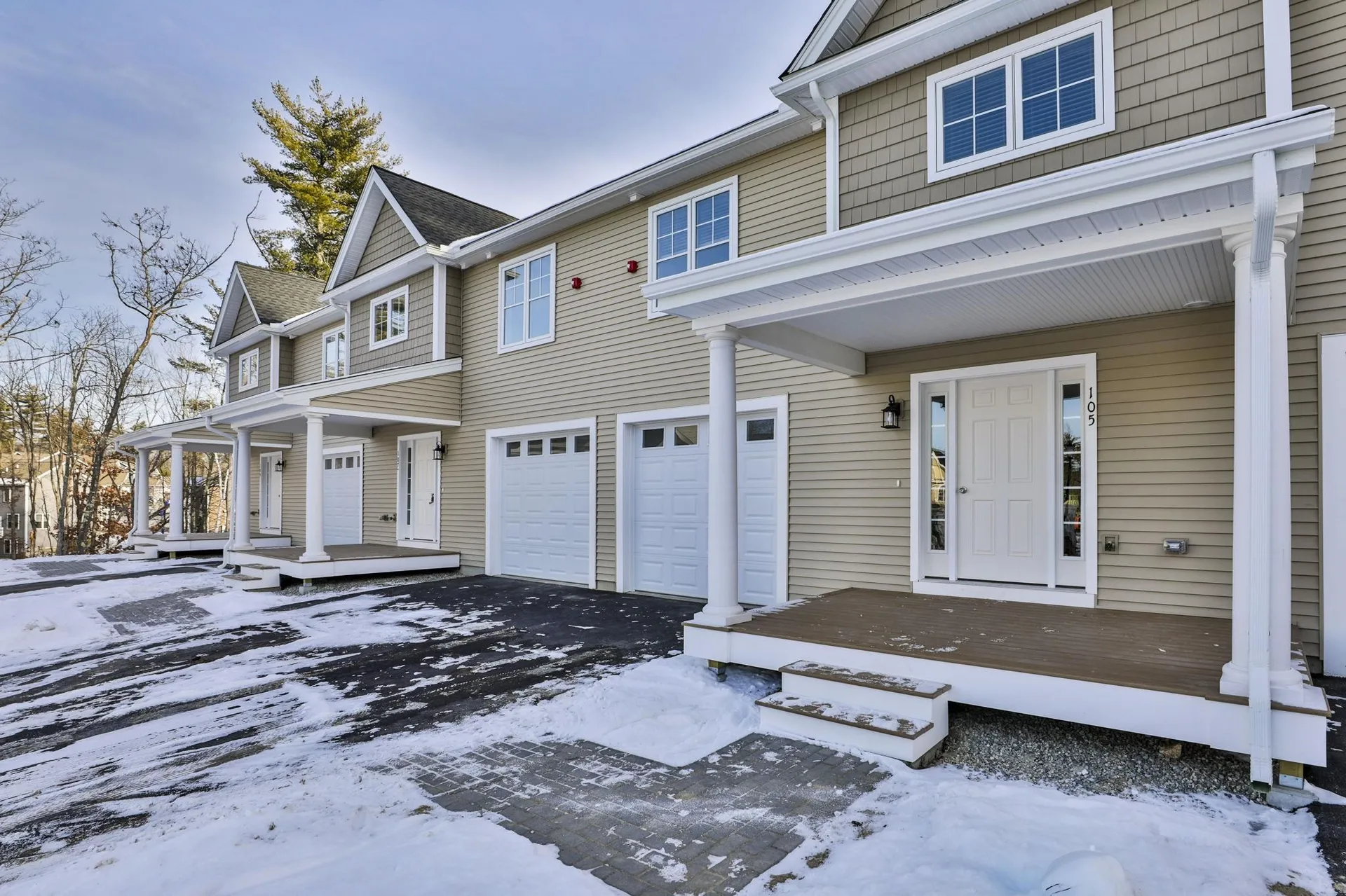 45 Centerwood Way Manchester NH 03102