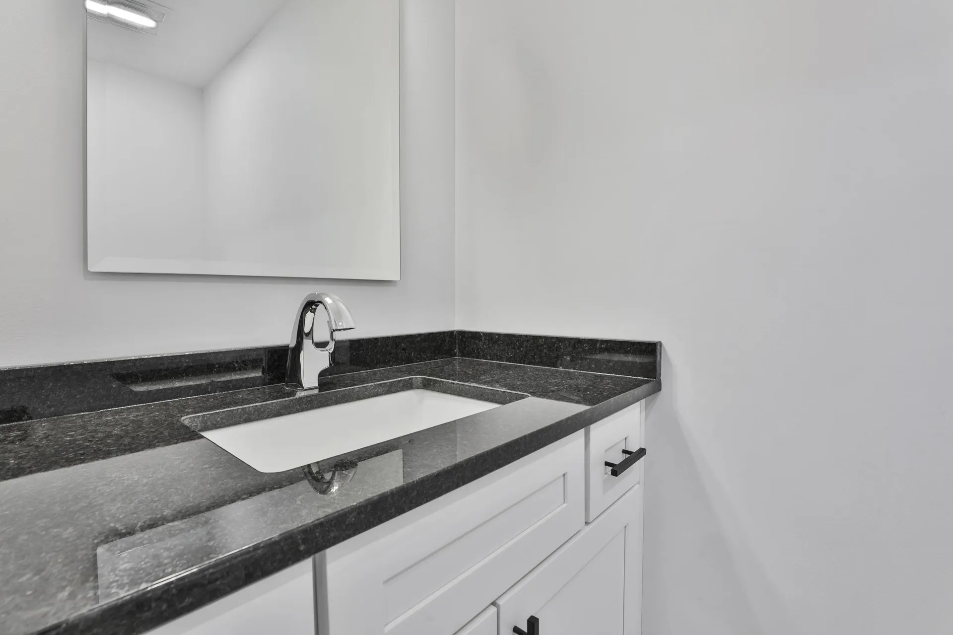 45 Centerwood Way Manchester NH 03102