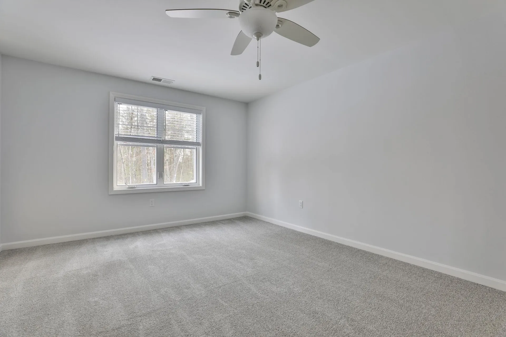 45 Centerwood Way Manchester NH 03102