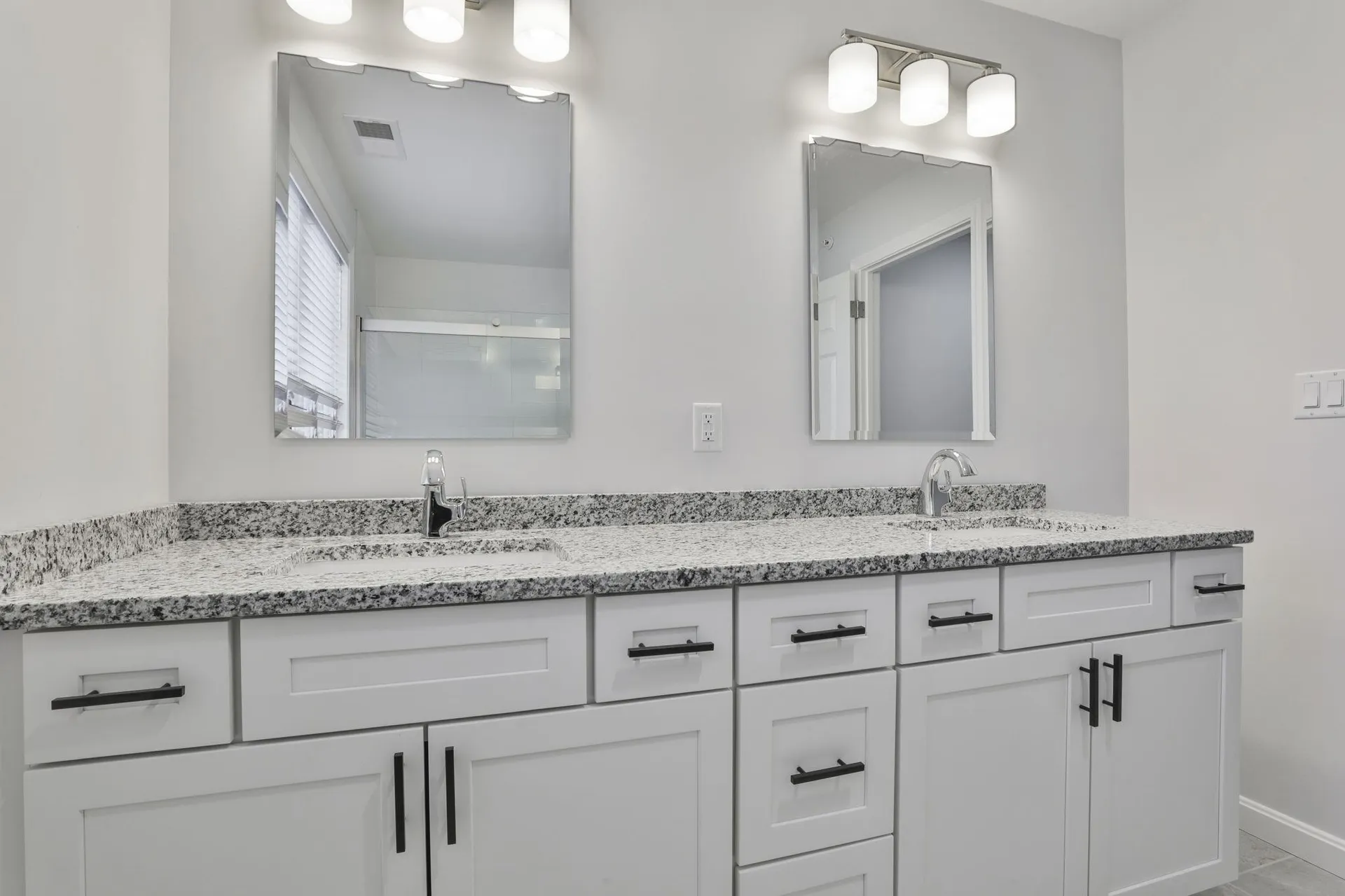 45 Centerwood Way Manchester NH 03102