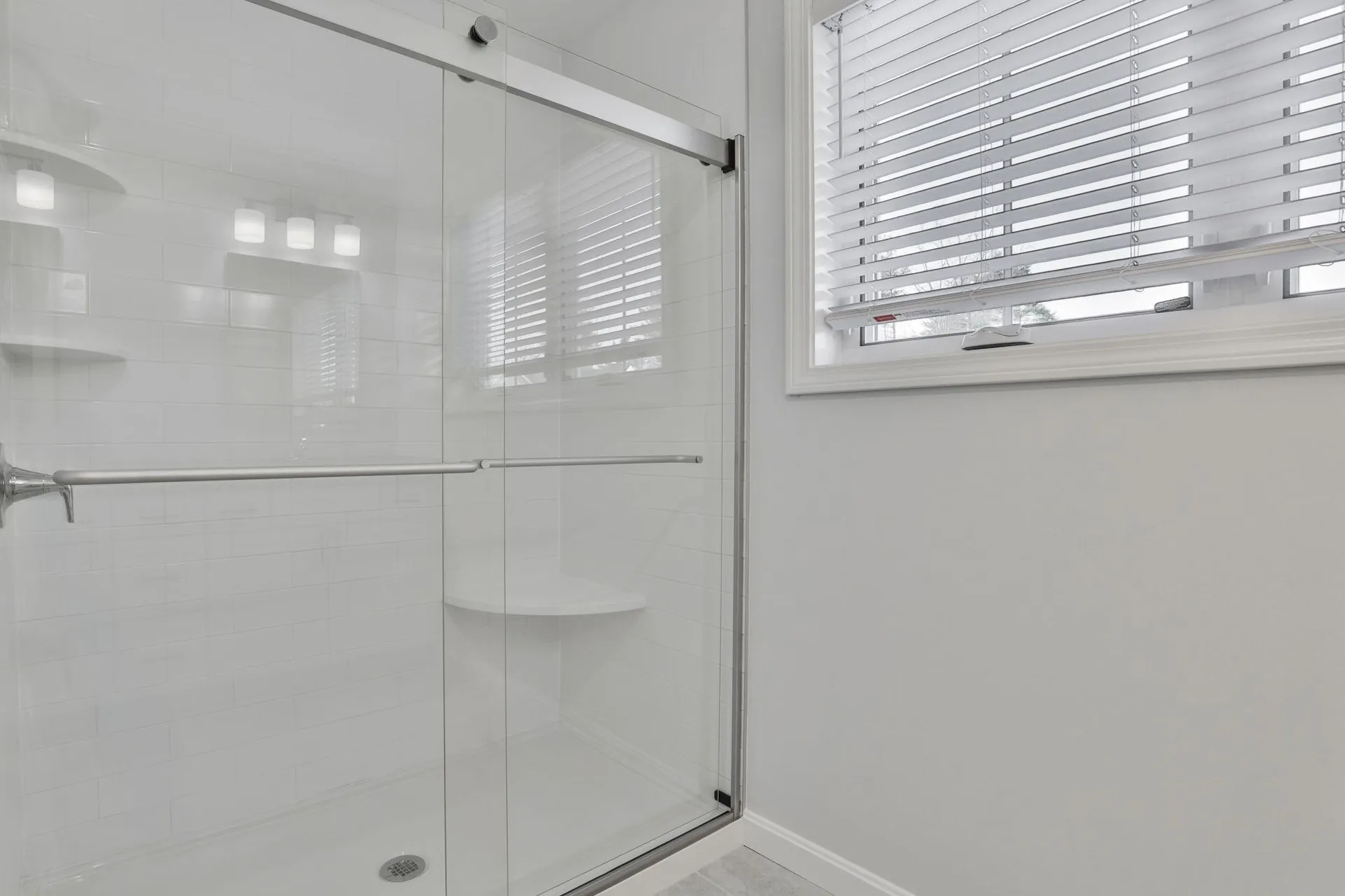 45 Centerwood Way Manchester NH 03102