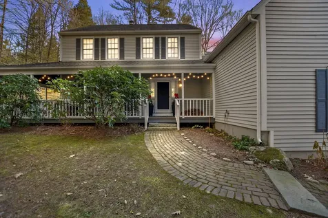 31 Sparrow Lane Bedford NH 03110