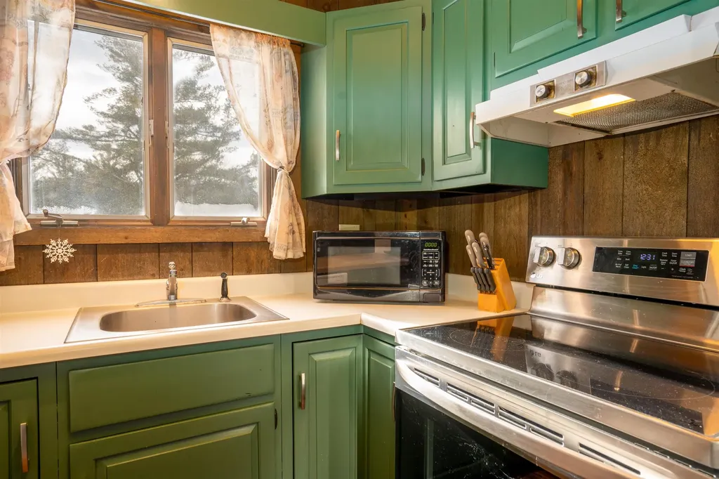 2 Byington Lane Winhall VT 05340