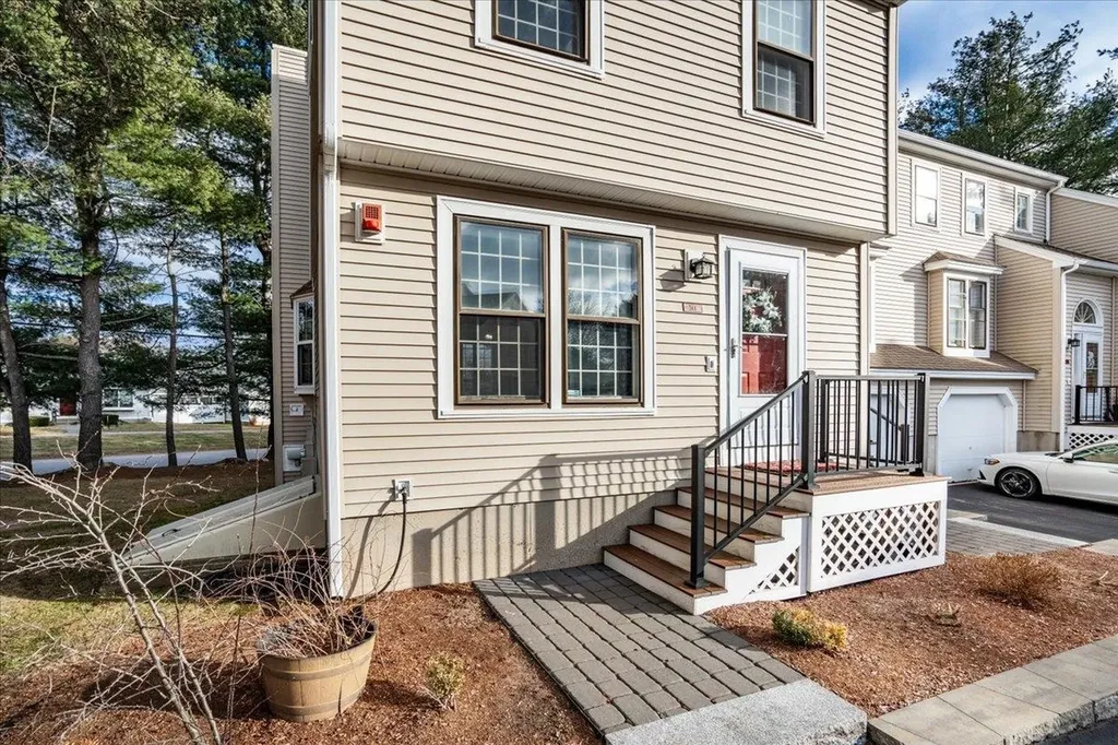 14 Sundown Drive Derry NH 03038