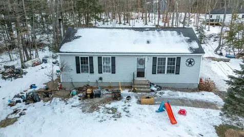 21 Woodcrest Drive Ossipee NH 03864