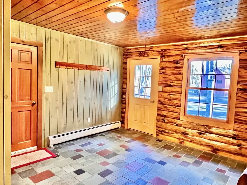 15 Wrobel Road Chesterfield NH 03462