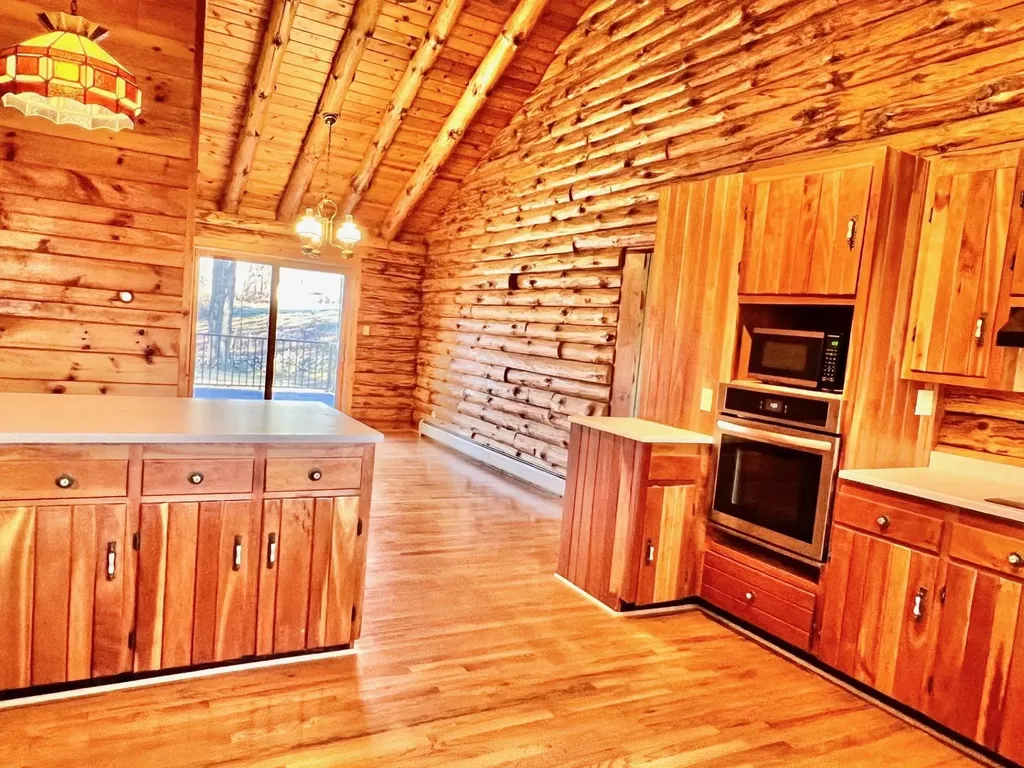 15 Wrobel Road Chesterfield NH 03462