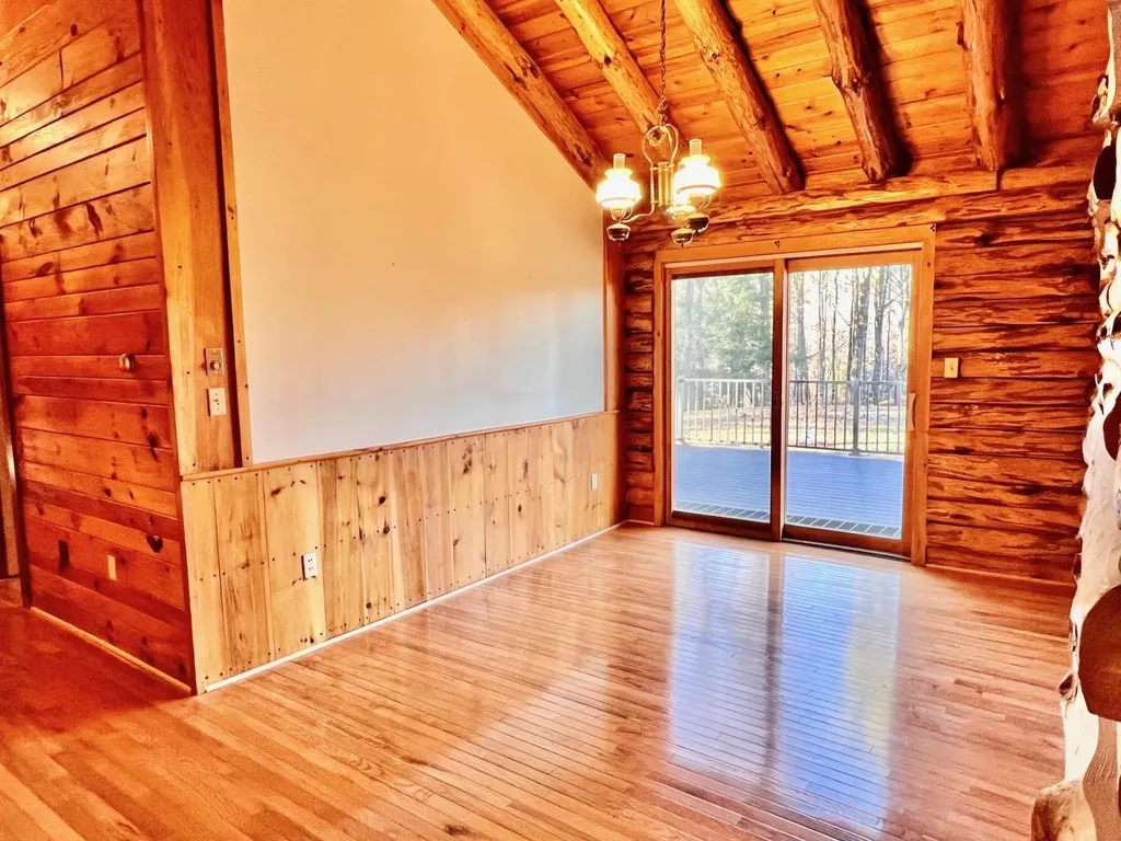 15 Wrobel Road Chesterfield NH 03462