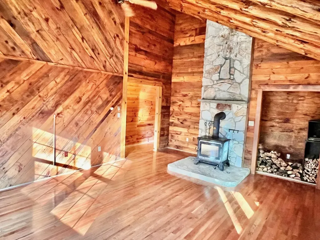 15 Wrobel Road Chesterfield NH 03462