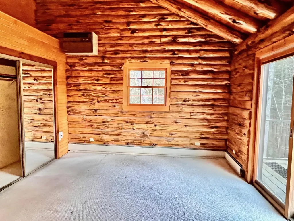 15 Wrobel Road Chesterfield NH 03462