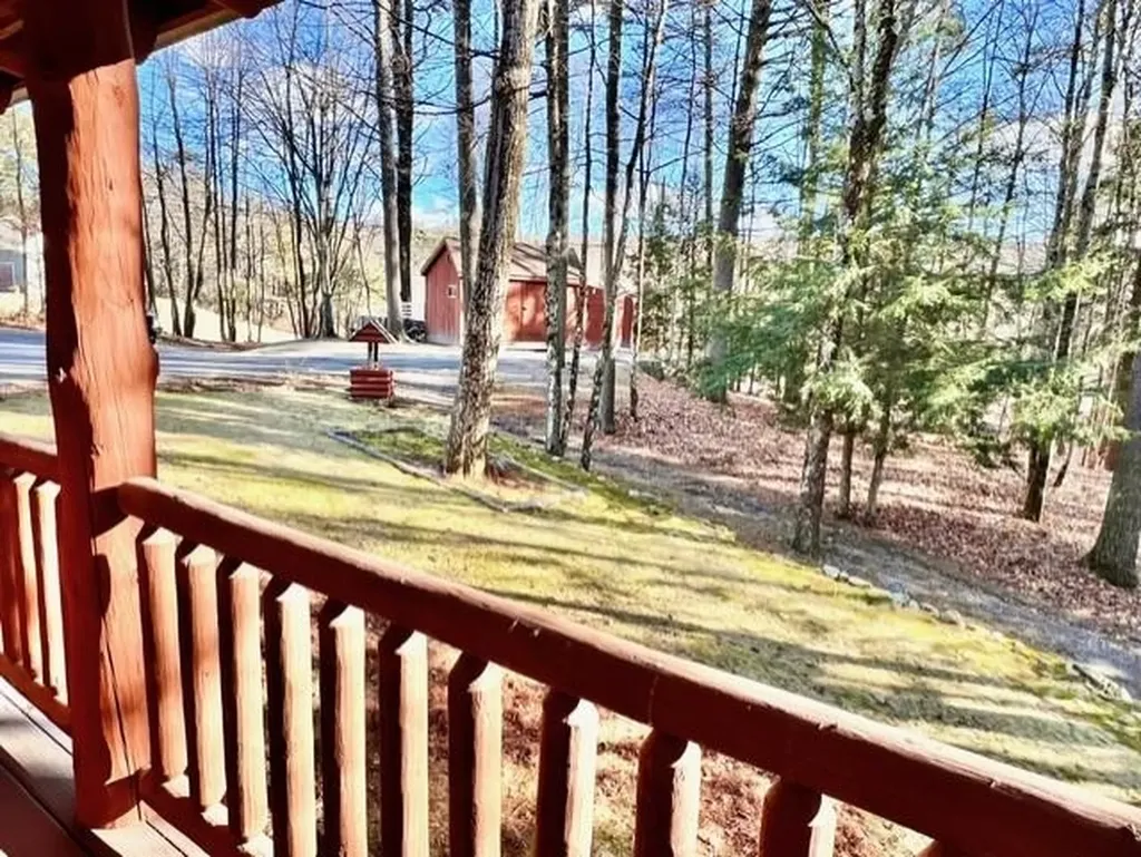 15 Wrobel Road Chesterfield NH 03462