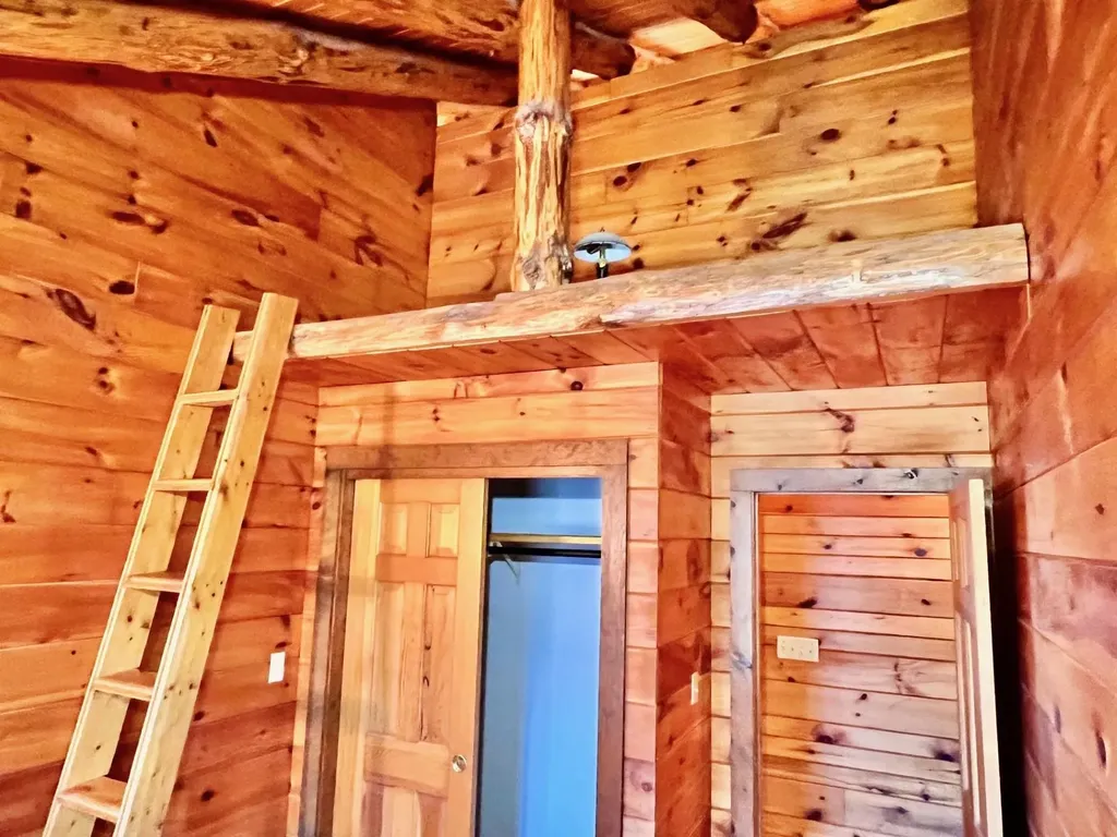 15 Wrobel Road Chesterfield NH 03462