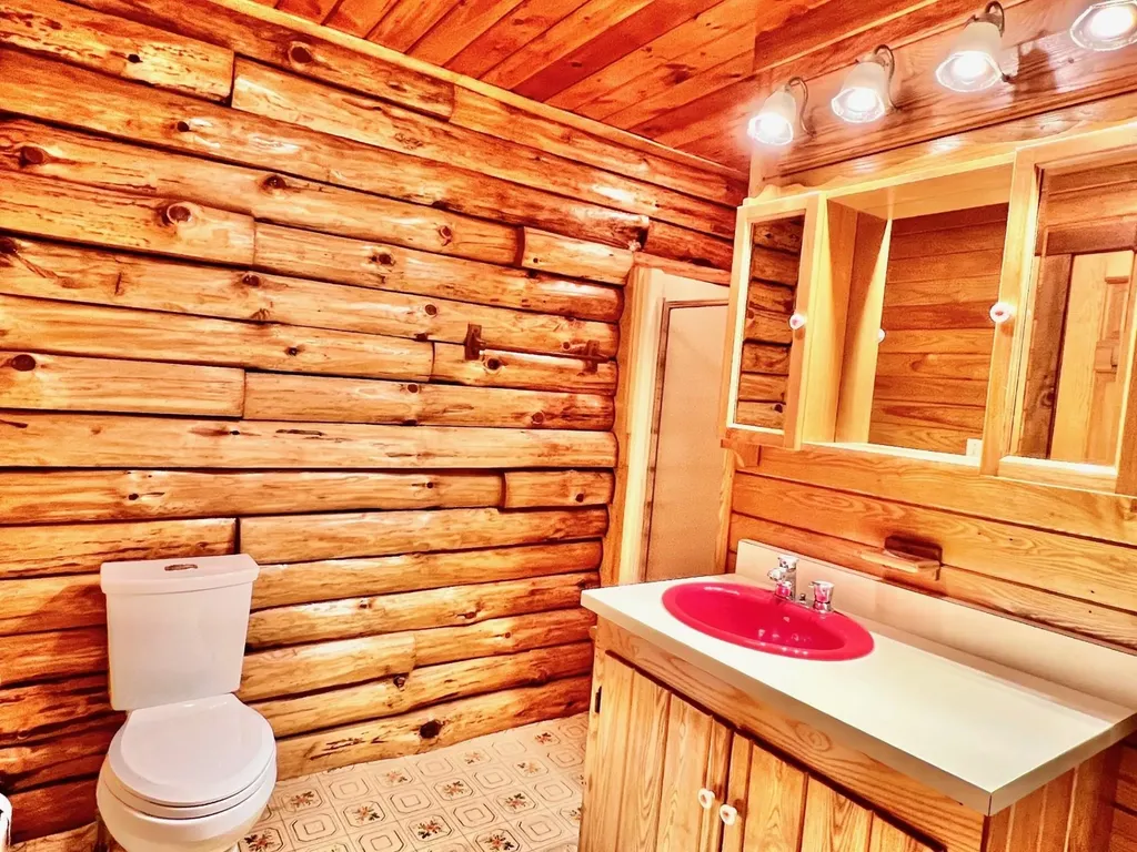 15 Wrobel Road Chesterfield NH 03462