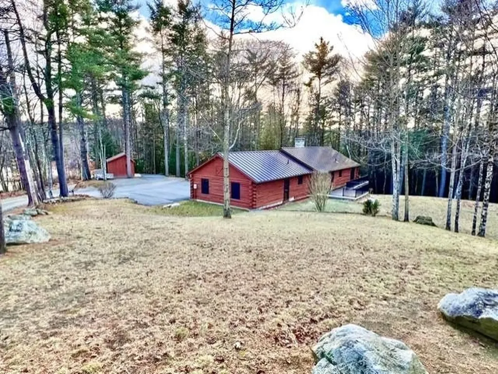 15 Wrobel Road Chesterfield NH 03462