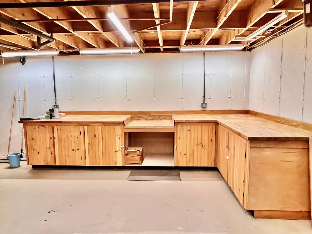 15 Wrobel Road Chesterfield NH 03462