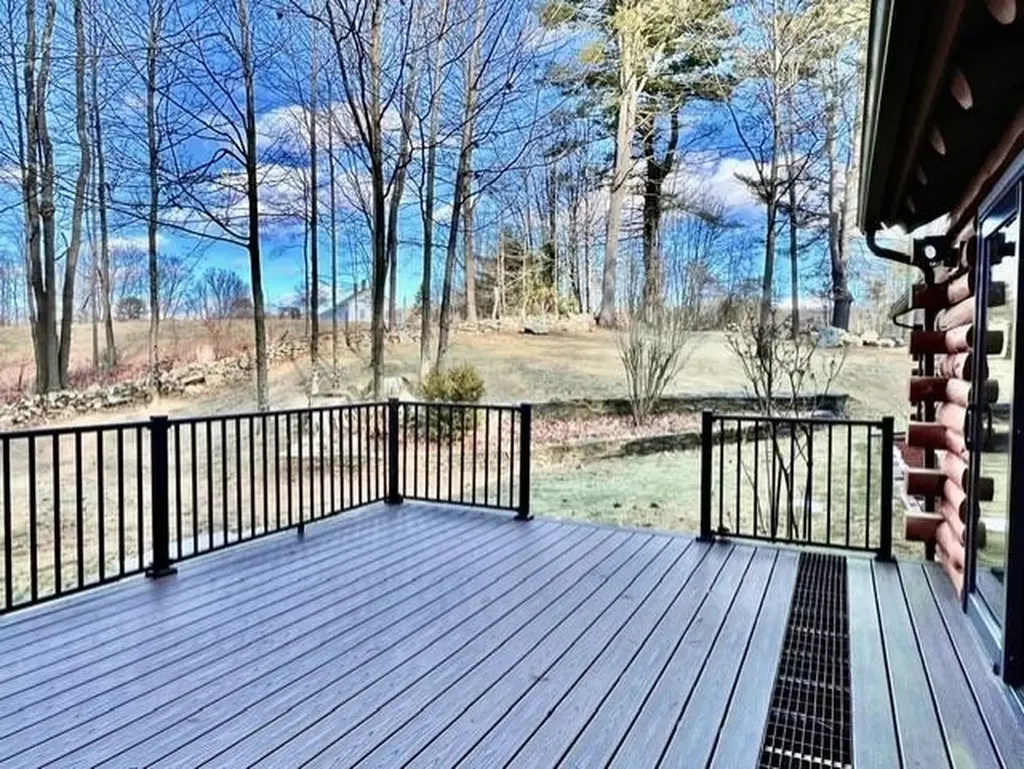 15 Wrobel Road Chesterfield NH 03462