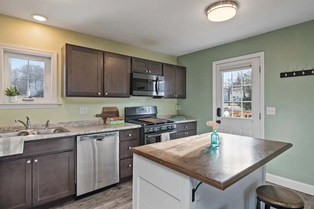 25 Lower Gilman Street St. Albans City VT 05478