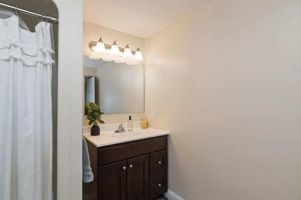 25 Lower Gilman Street St. Albans City VT 05478