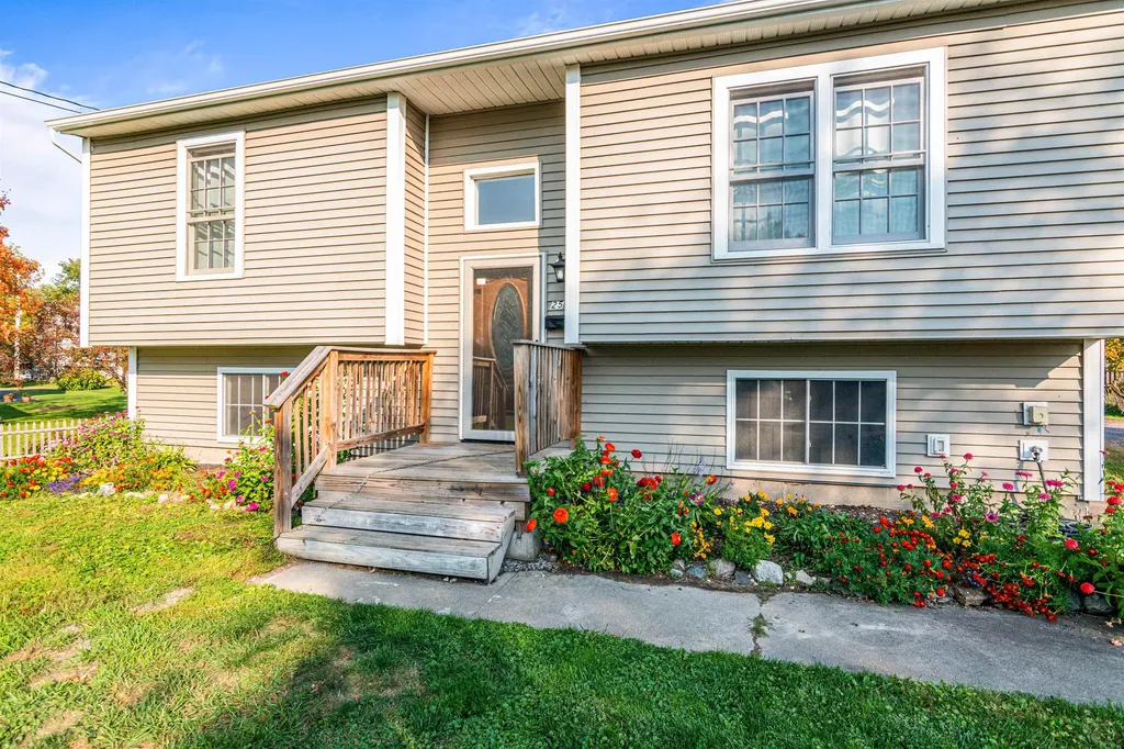 25 Lower Gilman Street St. Albans City VT 05478