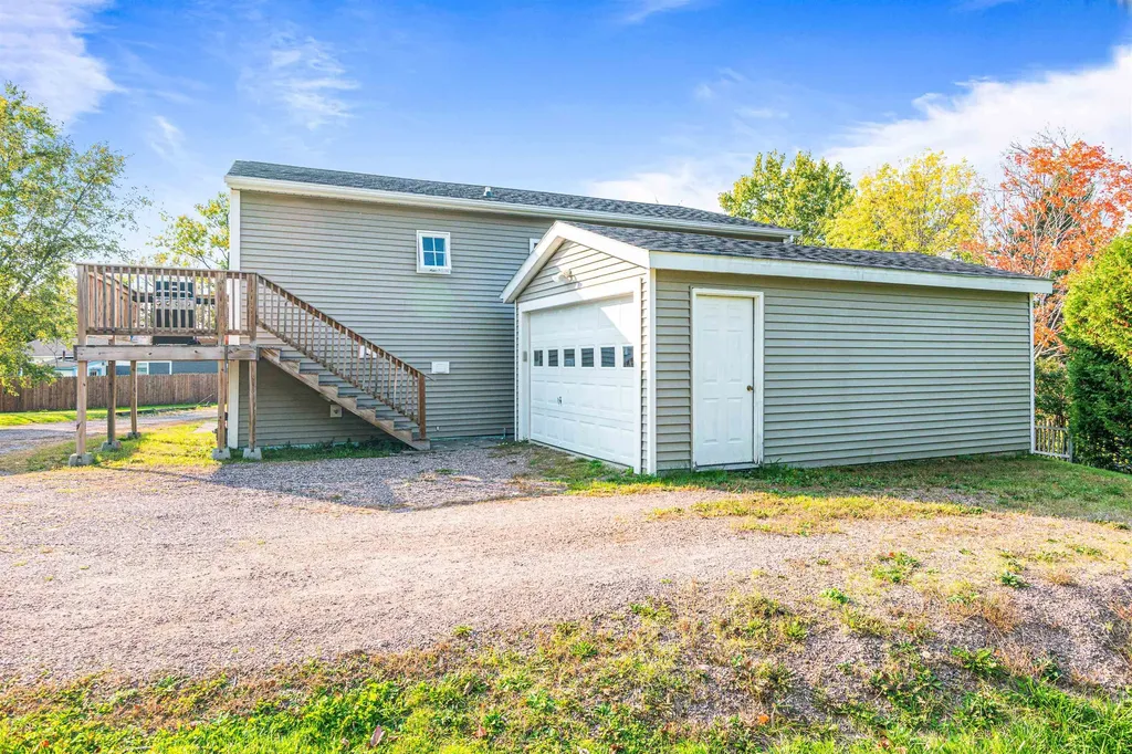 25 Lower Gilman Street St. Albans City VT 05478