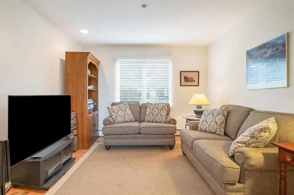 22 Apple Blossom Drive Lebanon NH 03784