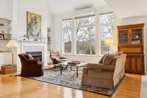 22 Apple Blossom Drive Lebanon NH 03784