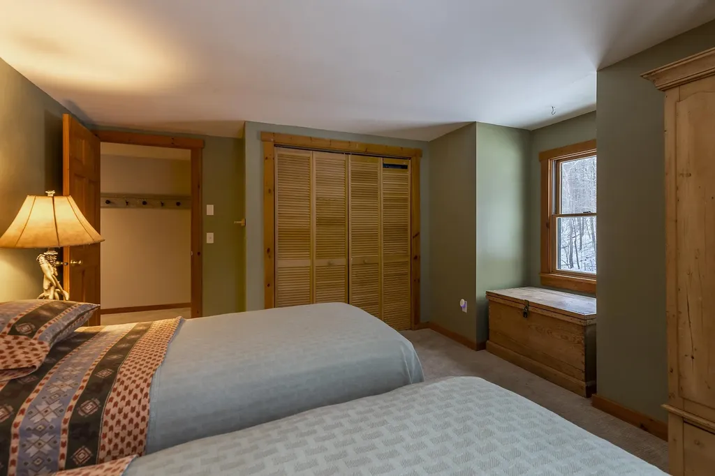 15 Outpost Farms Road Manchester VT 05255