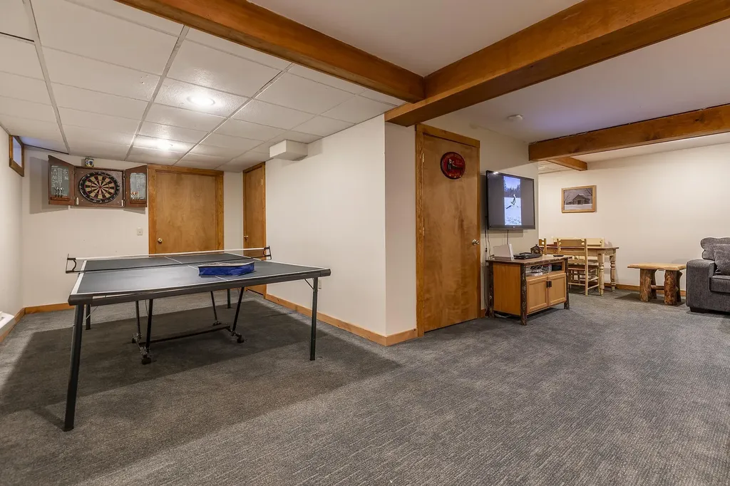 15 Outpost Farms Road Manchester VT 05255