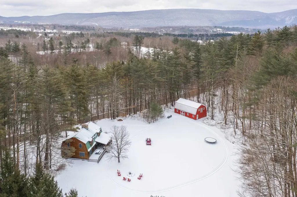 15 Outpost Farms Road Manchester VT 05255