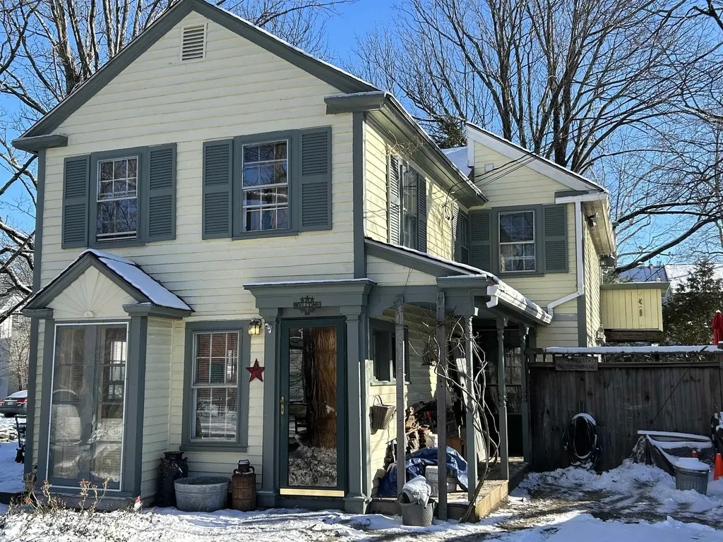 25 Kossuth Street Exeter NH 03833