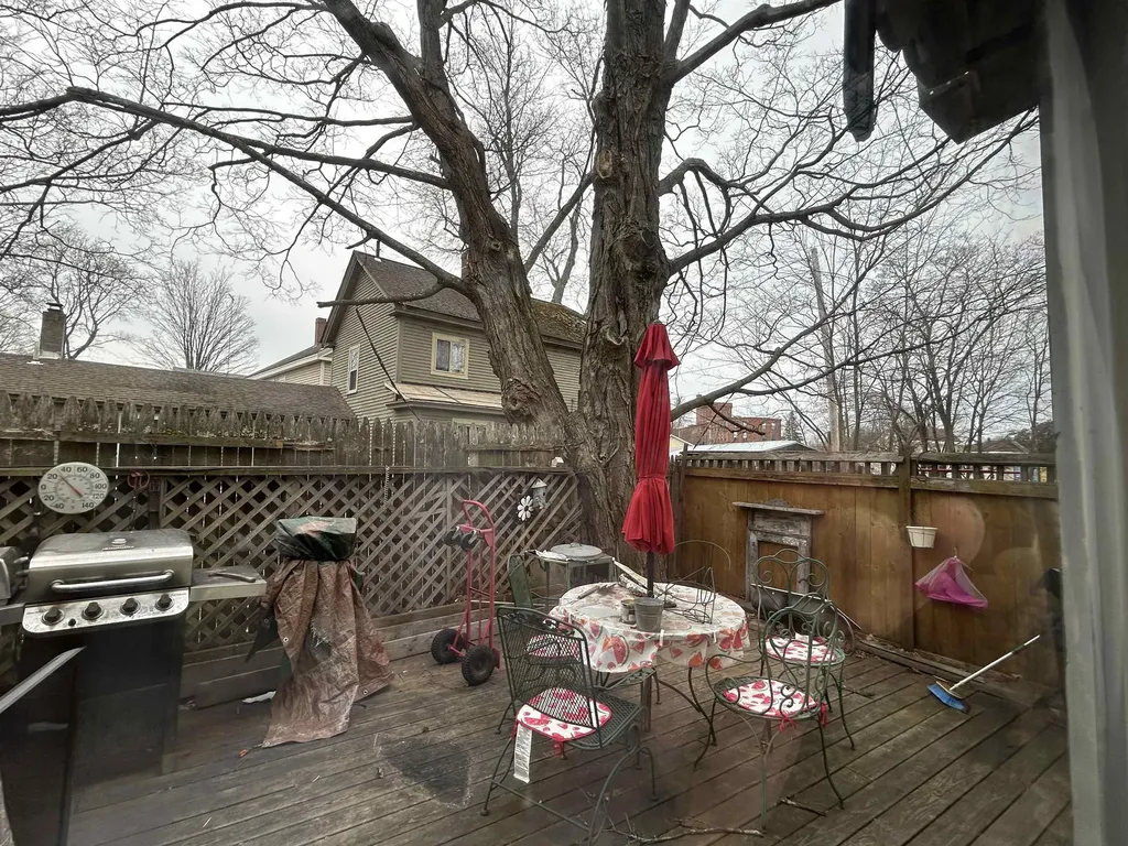 25 Kossuth Street Exeter NH 03833