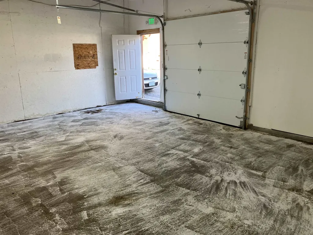 516 Mammoth Road Londonderry NH 03053