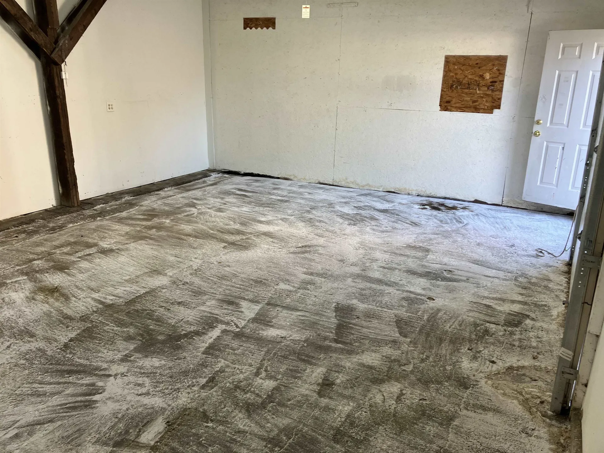 516 Mammoth Road Londonderry NH 03053