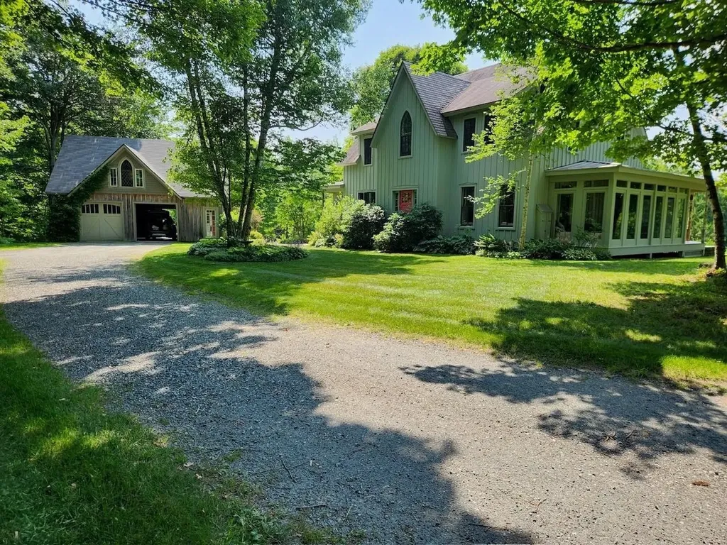 2090 Randall Road Woodstock VT 05091
