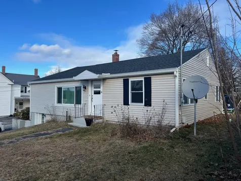 6 Manchester Street Pittsfield NH 03263