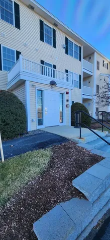 10 Vista Ridge Drive Londonderry NH 03053