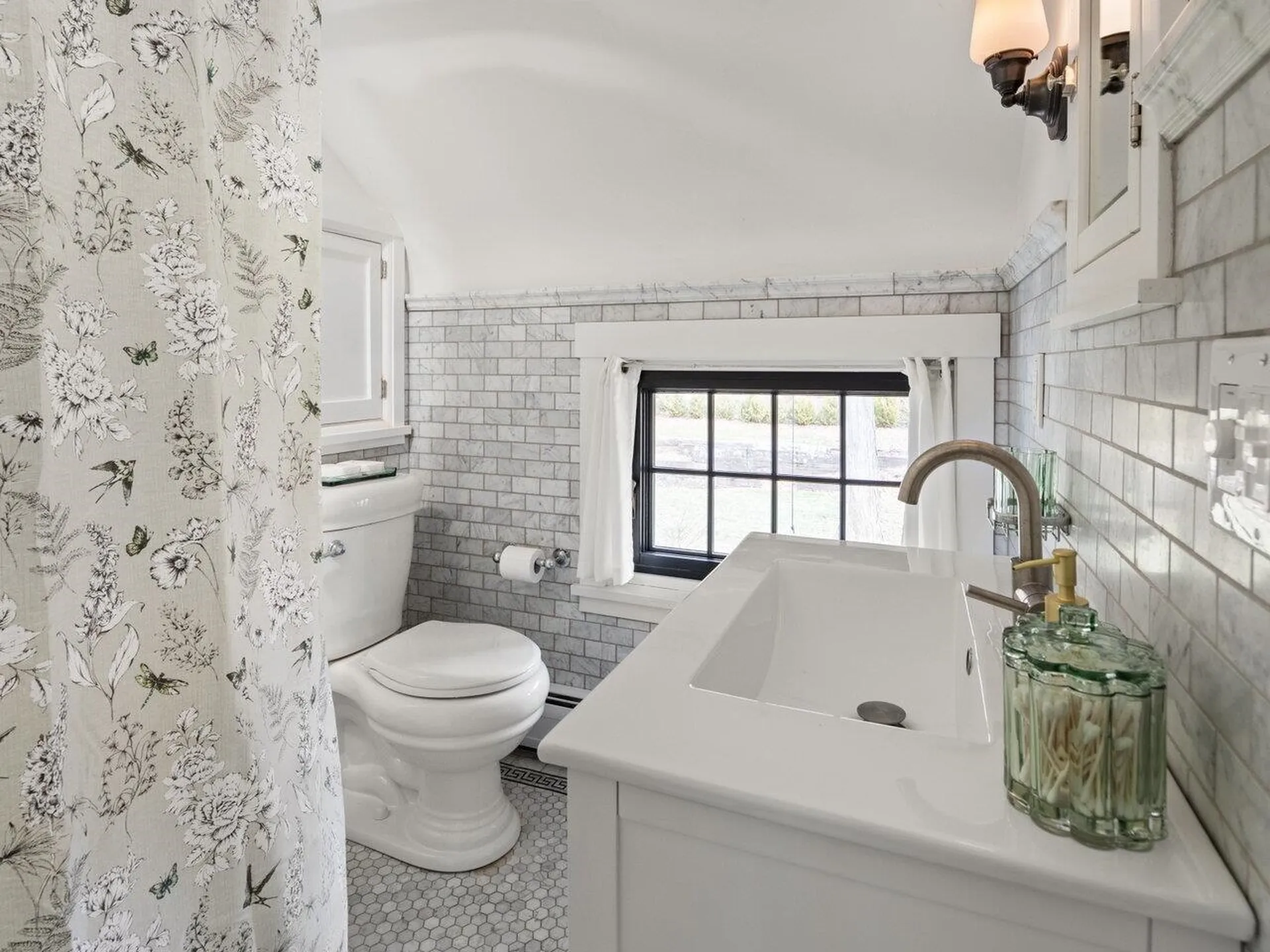 22 Iranistan Road Burlington VT 05401