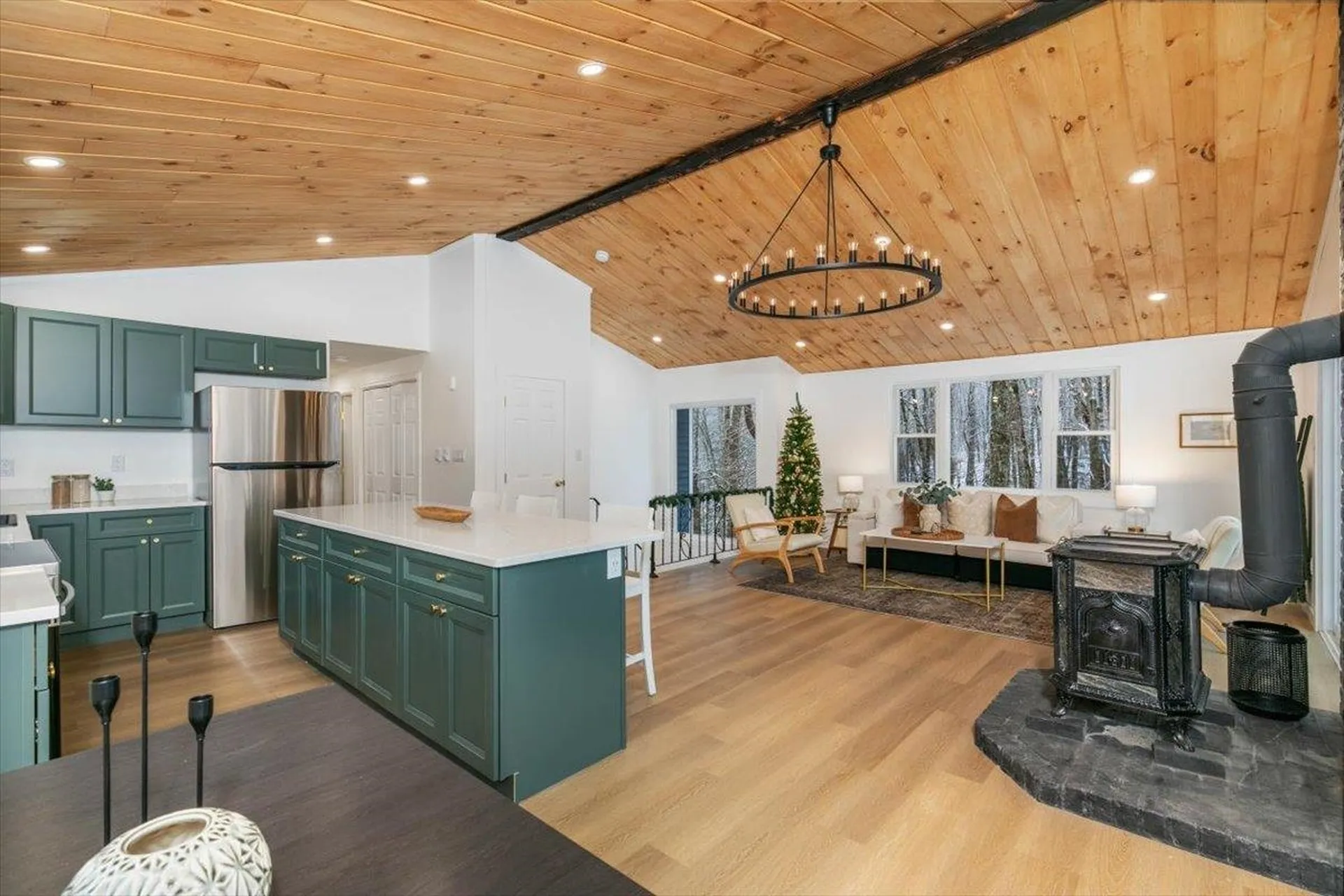 18 Green Road Raymond NH 03077
