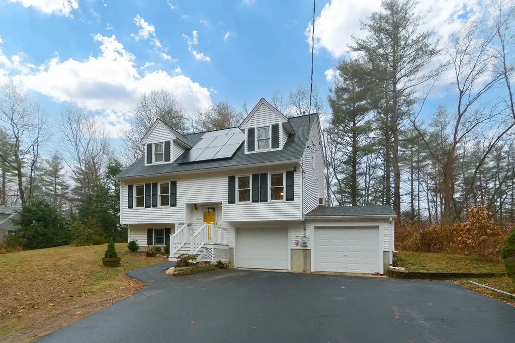 125 S. Main Street Newton NH 03858