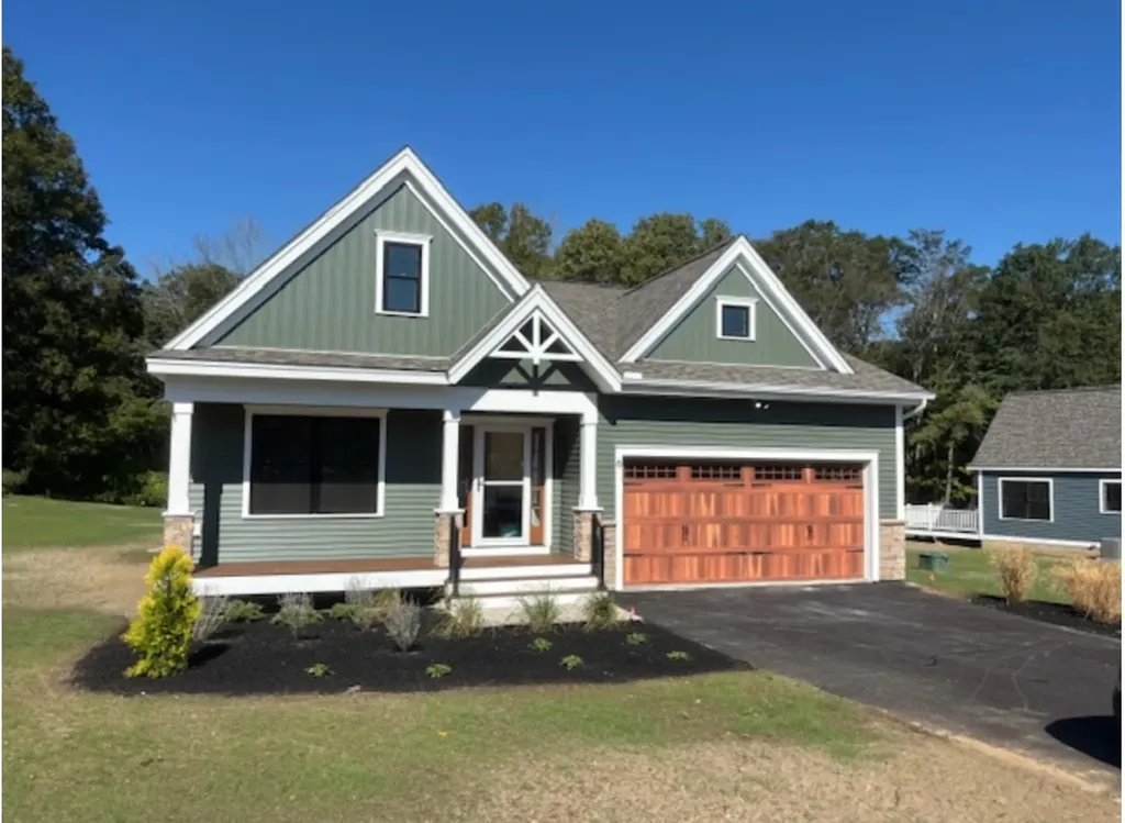 6 Edgewater Drive Brentwood NH 03833