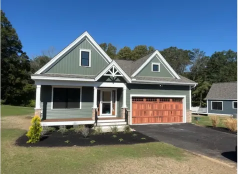 6 Edgewater Drive Brentwood NH 03833