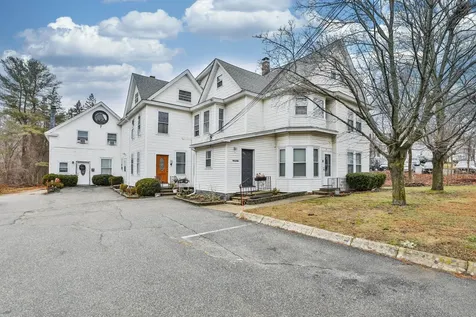 41 W Broadway Derry NH 03038