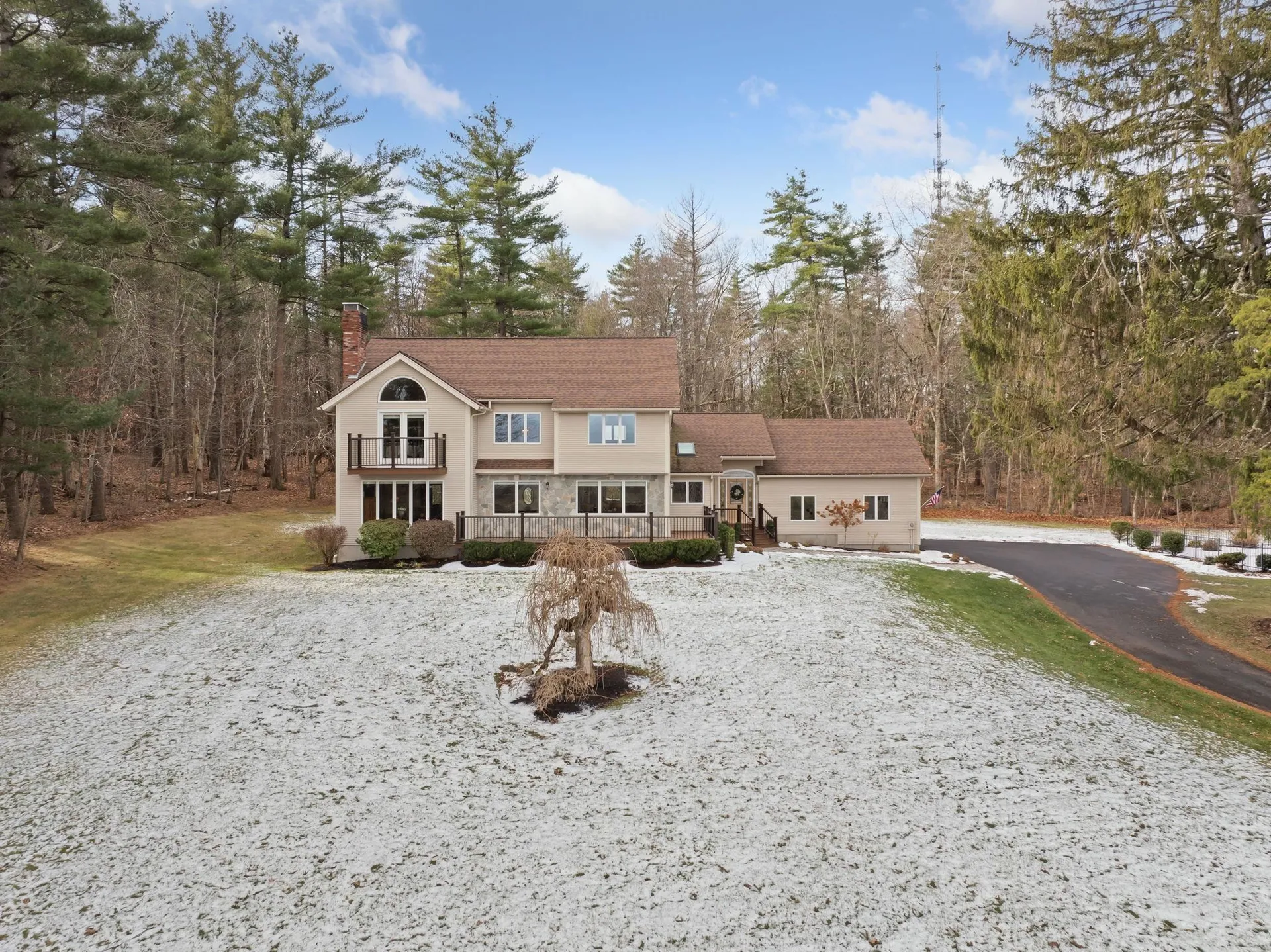 49 Searles Road Windham NH 03087