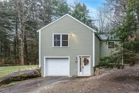 19 Boulder Drive Danville NH 03819