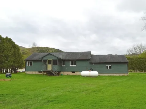1634 Us Route 2 Waterbury VT 05676