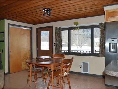 1634 Us Route 2 Waterbury VT 05676