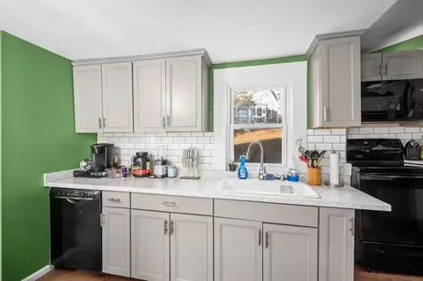 49 Broadway Pembroke NH 03275