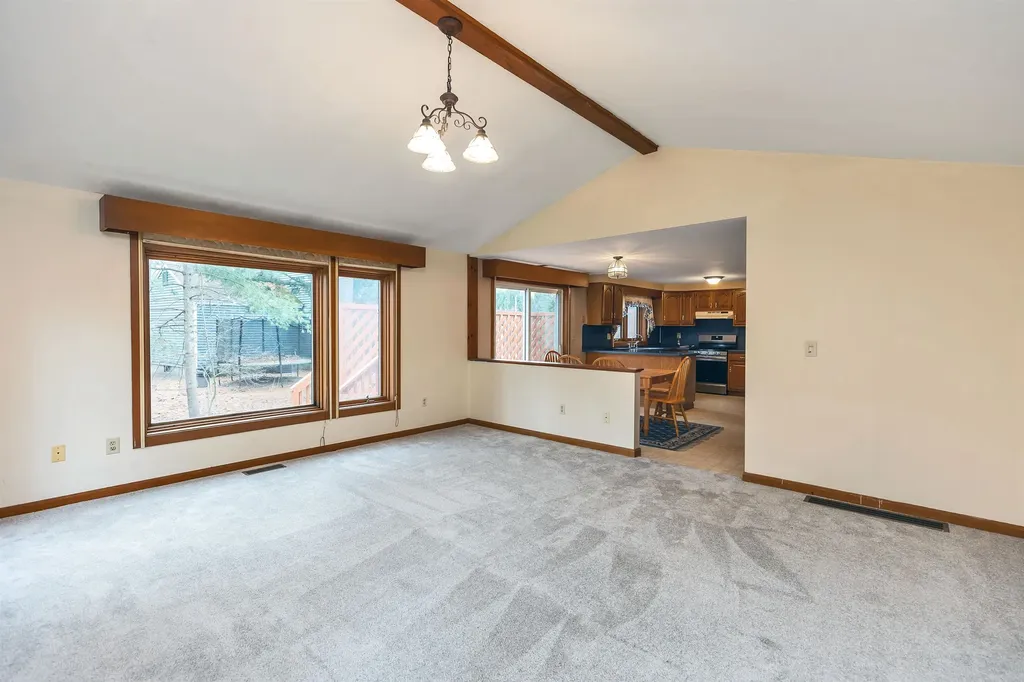 36 Boxwood Circle Milford NH 03055